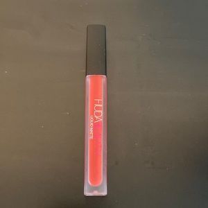 Huda beauty liquid lipstick